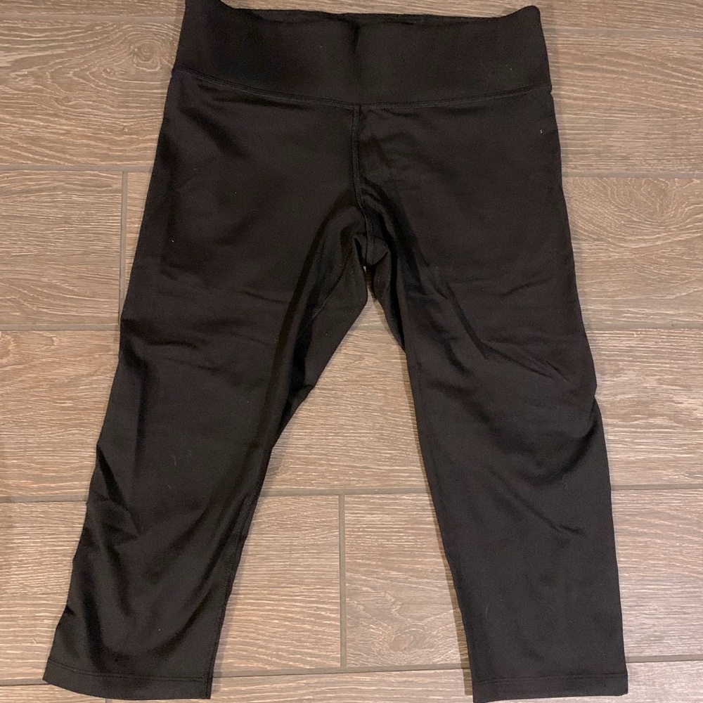 PINK Victoria Secret Crop Leggings
